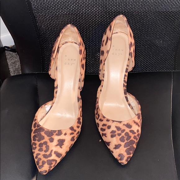 Leopard print high heels with pointy toe - Picture 3 of 4